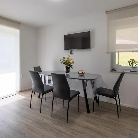 Apartma Matevz *
